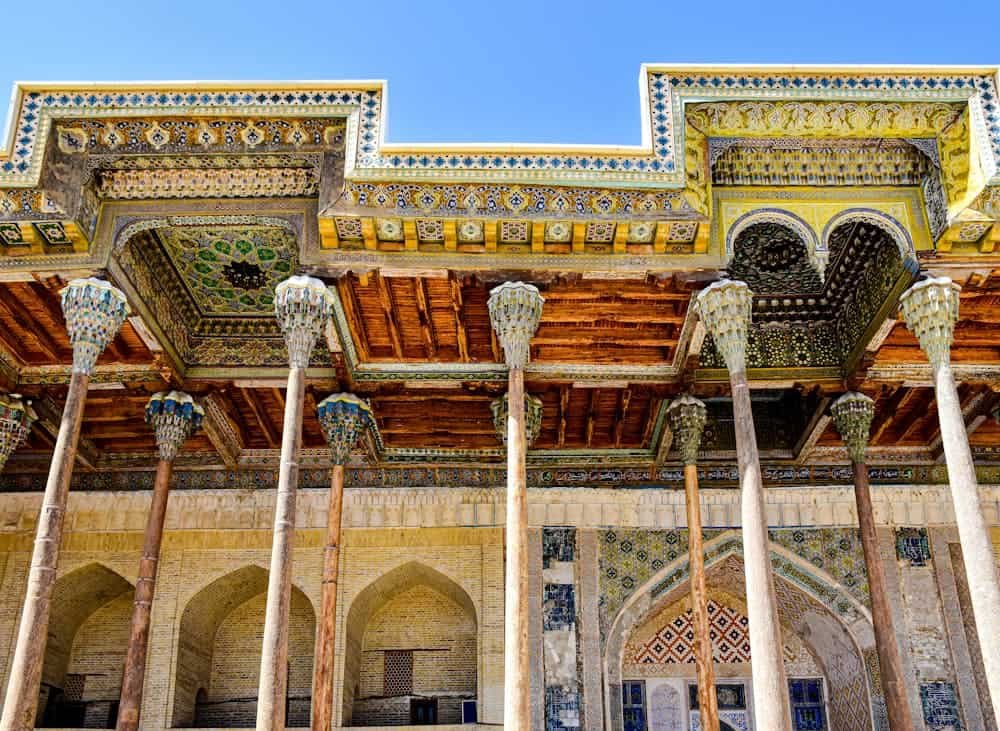 Bolo Hauz Mosque